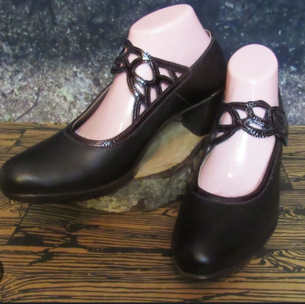 Naot Black Cutout-Strap Mary Jane Pumps